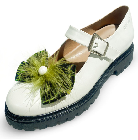 Klickdekor fr ballerinaskor satin med fjdrar och prla olivgrn