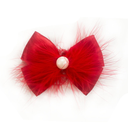 Klickdekor f�r ballerinaskor satin med fj�drar och p�rla r�d